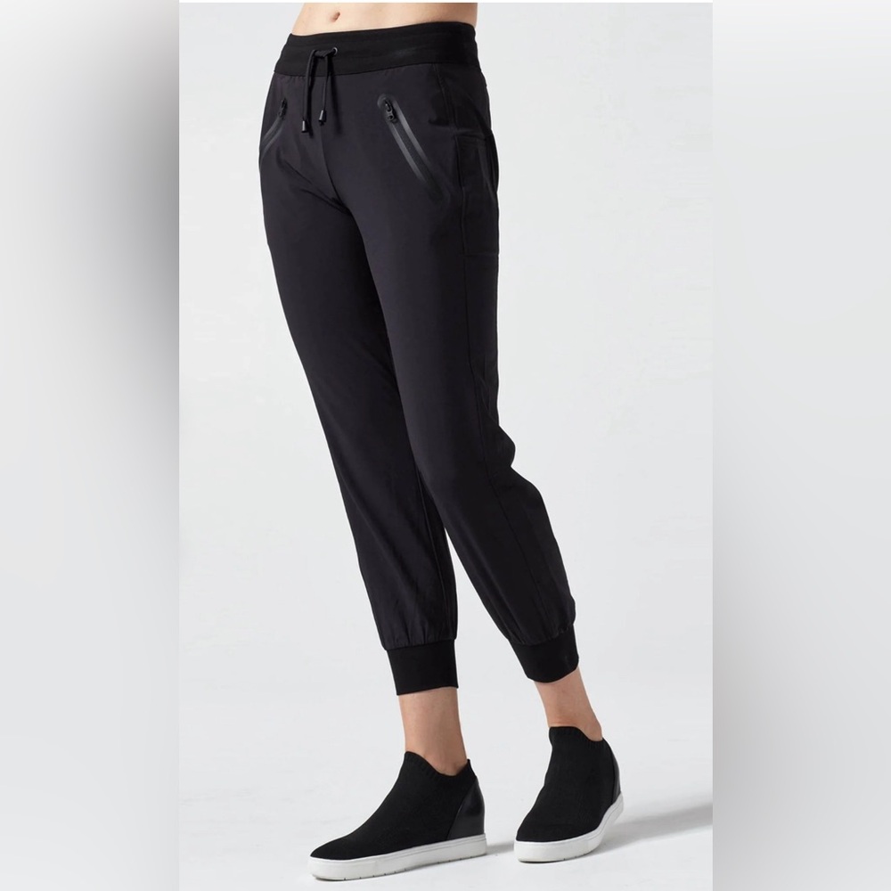 Blanc Noir Women's Getaway Black Joggers with Zipper Pockets Size Medium